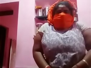 Tamil Aunty Masturbating XXX Desi Video