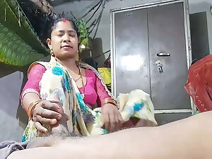 Desi Village Housewife Handjob And Pussy Fucking Sex